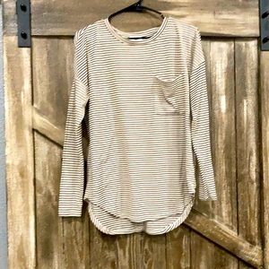 Long sleeve with pocket